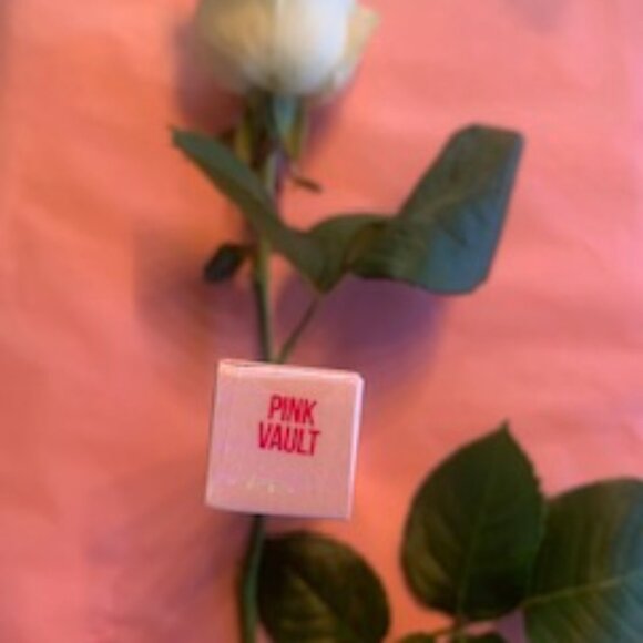 Jeffree Star Cosmetics Supreme Lip Gloss: PINK VAULT-(Hot Pink) - Picture 2 of 4